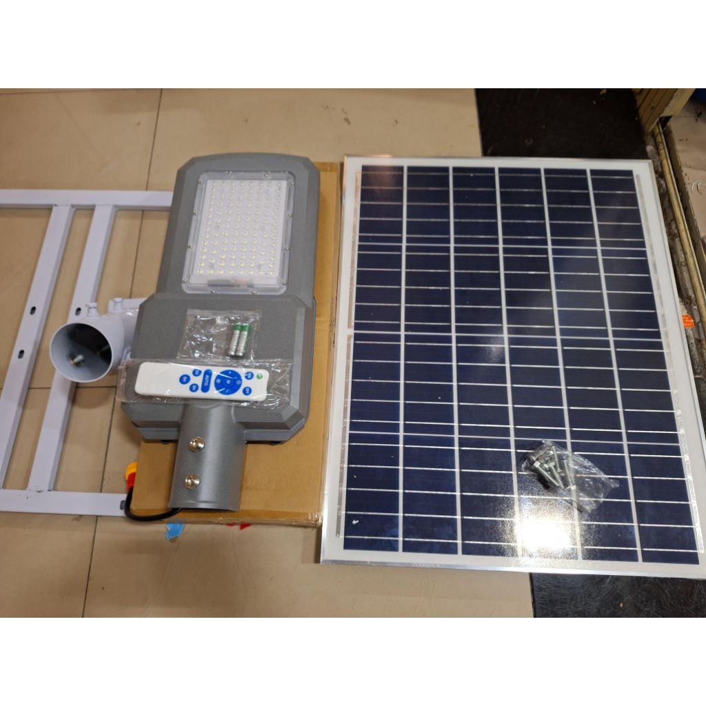 LAMPU JALAN 200WATT TENAGA SURYA