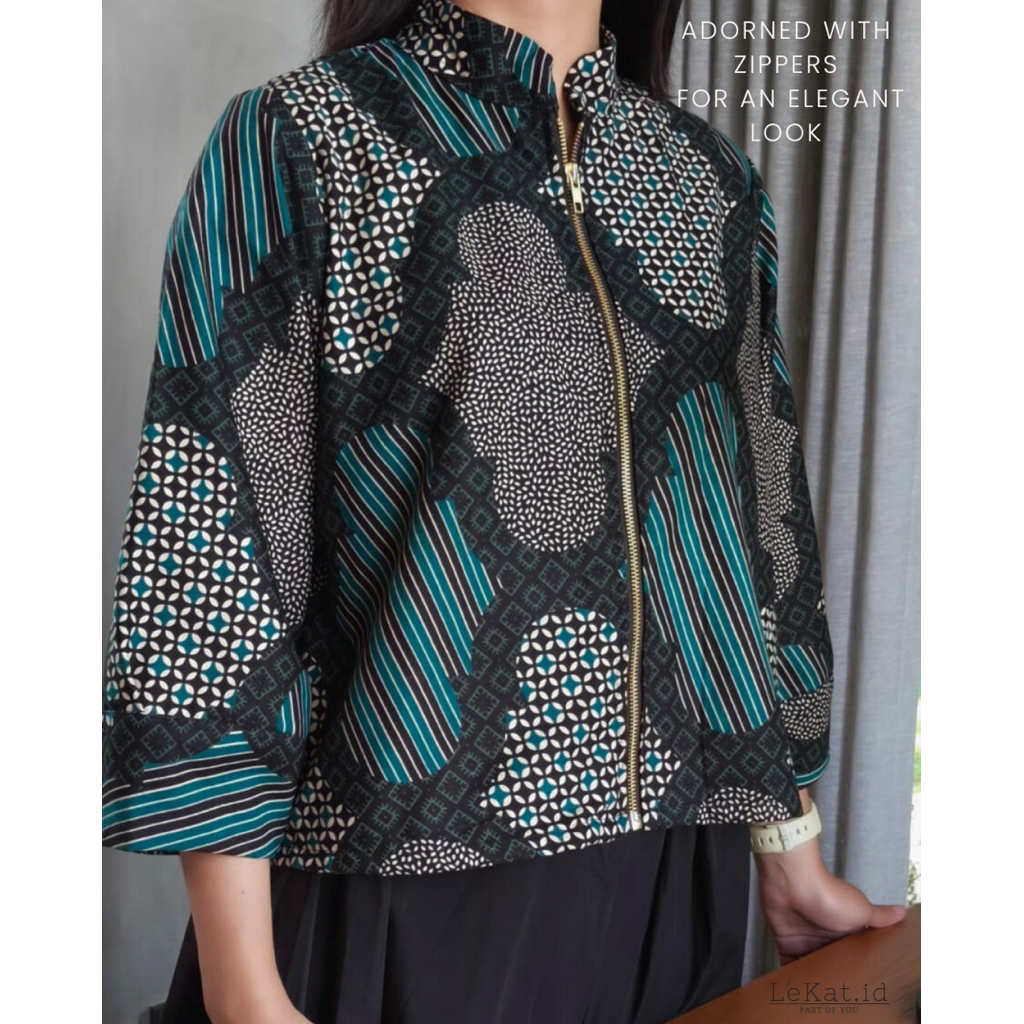 Anvaya Blazer Batik / Blazer Batik Wanita / Atasan Batik Wanita