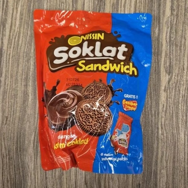 

Nissin Soklat Sandwich biskuit krim coklat pouch 90gr