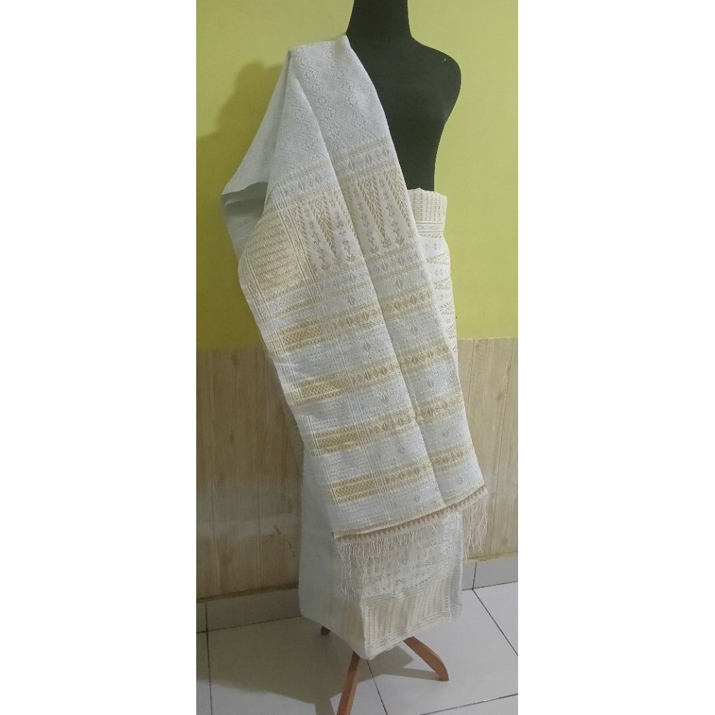 Tumtuman Pengantin Putih Gold