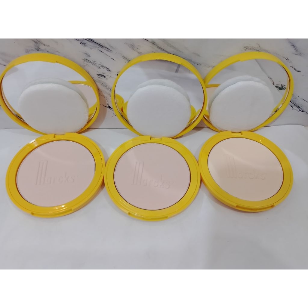 MARCKS TEEN COMPECT POWDER/ BEDAK PADAT CREME, INVISIBLE, NATURAL BEIGE