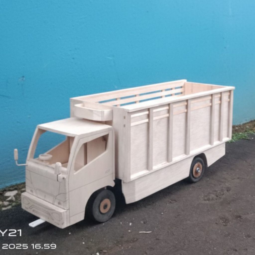 Mainan miniatur truk oleng kayu mentahan P50cm