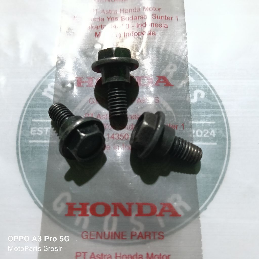 Baut Dek Body Bawah Spakbor Honda Beat Vario Scoopy Genio Spacy Original