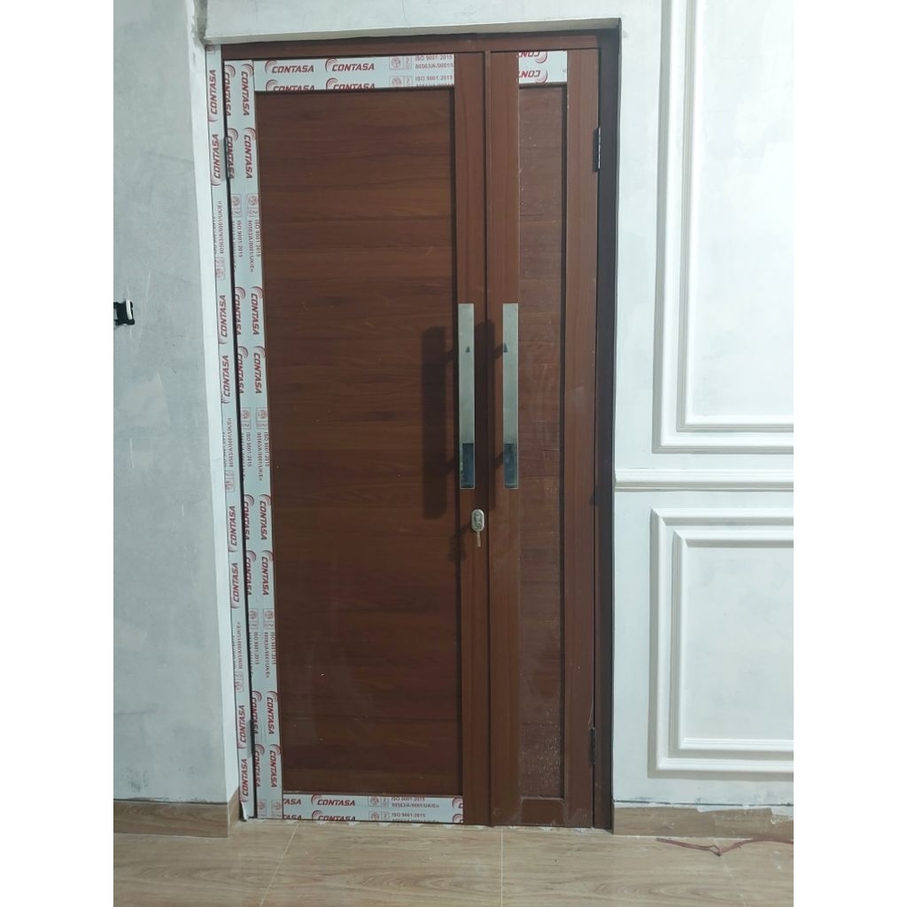 pintu almunium (motif serat kayu)