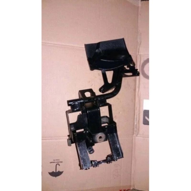 Dudukan Cover Tempat Aki Honda Vario fi 125 Old  Pangkon Aki Honda Vario 125 / Original copotan