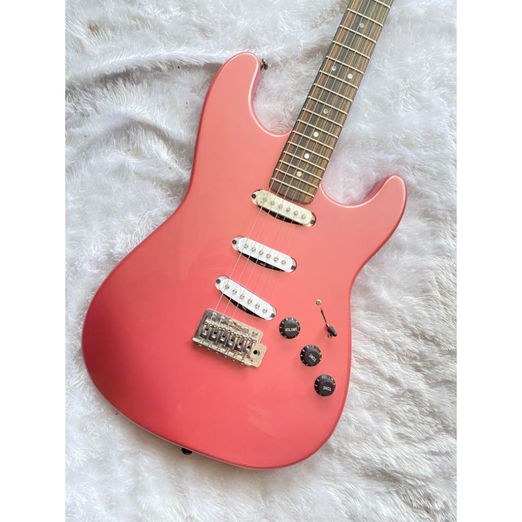 Gitar Fender Stratocaster pink custom