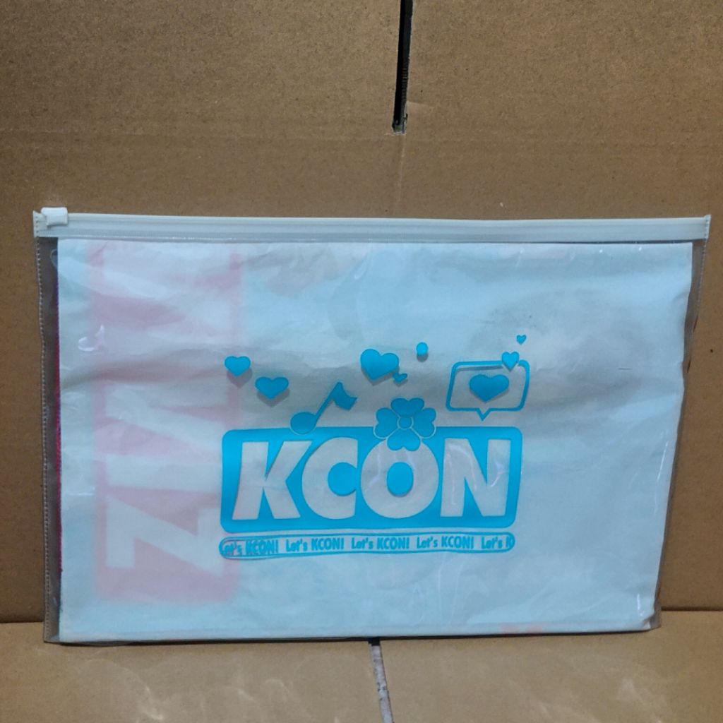 KCON 2022 japan Slogan VIVIZ NEW