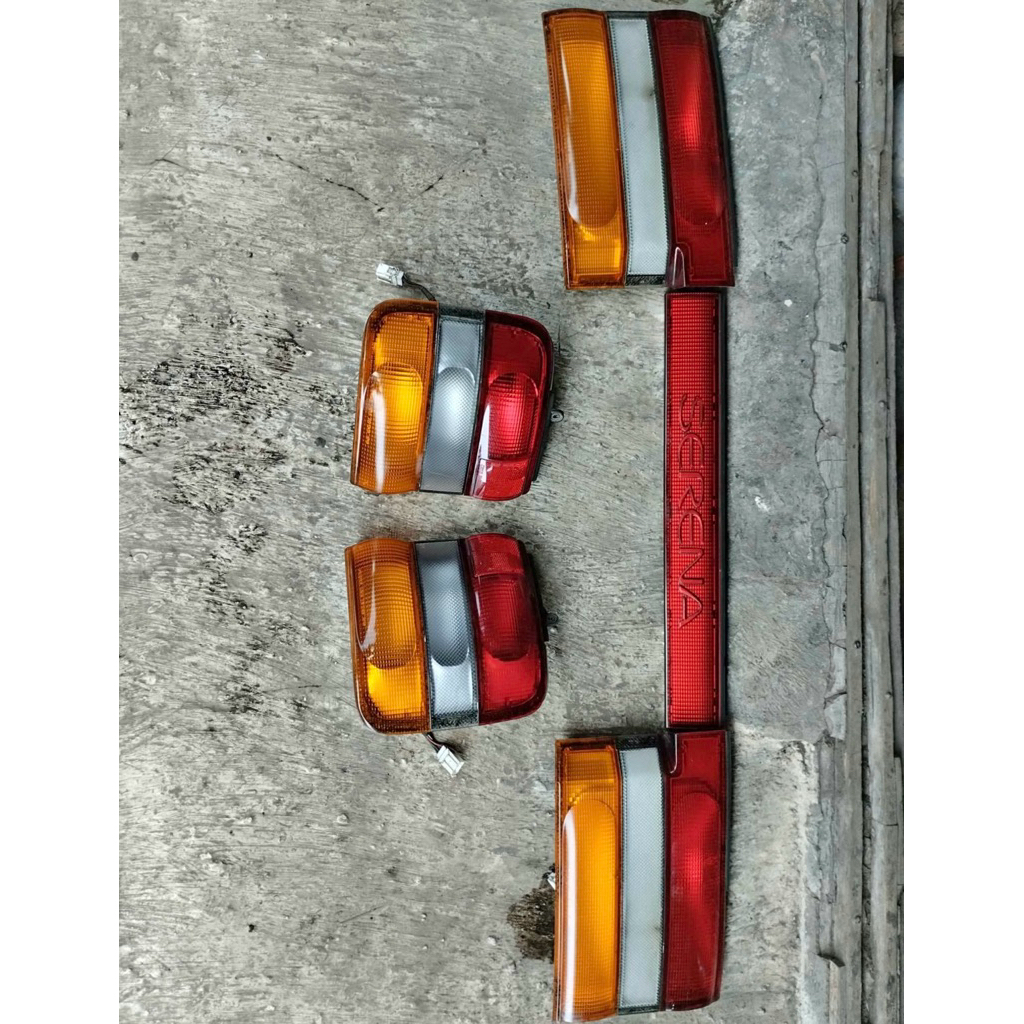 Stoplamp Nissan Serena atau Stoplamp Nissan Serena c23 atau lampu belakang Nissan Serena atau lampu 