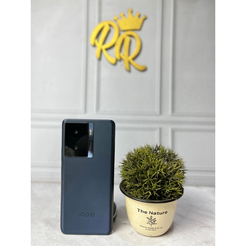 VIVO IQOO z7x 5G 8/256 SECOND UNIT ONLY BONUS CHARGER
