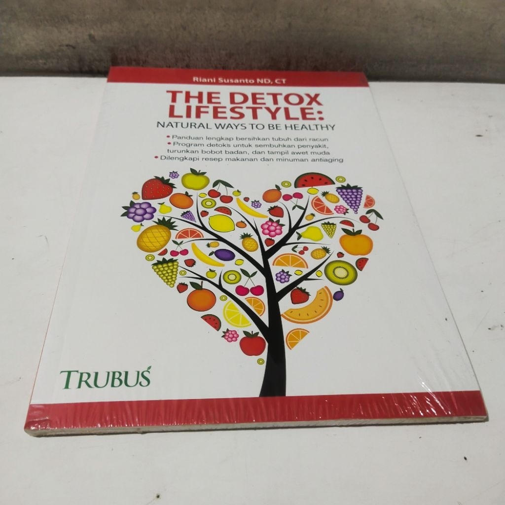 Buku The Detox Lifestyle Natural Ways To Be Healthy