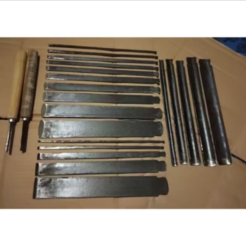 Pahat Tatah Ukir Kayu Jepara Satu Set Isi 22bj