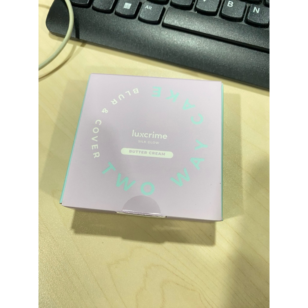 Luxcrime Two Way Cake Glow Buttercream