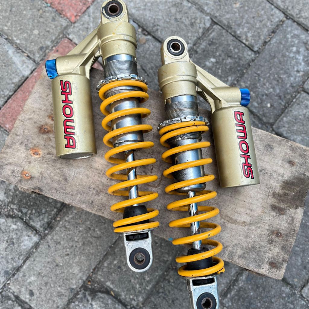 SKOK BELAKANG SHOWA CB 400 ORIGINAL COPOTAN SIZE 32.5MM REBOUND BARU