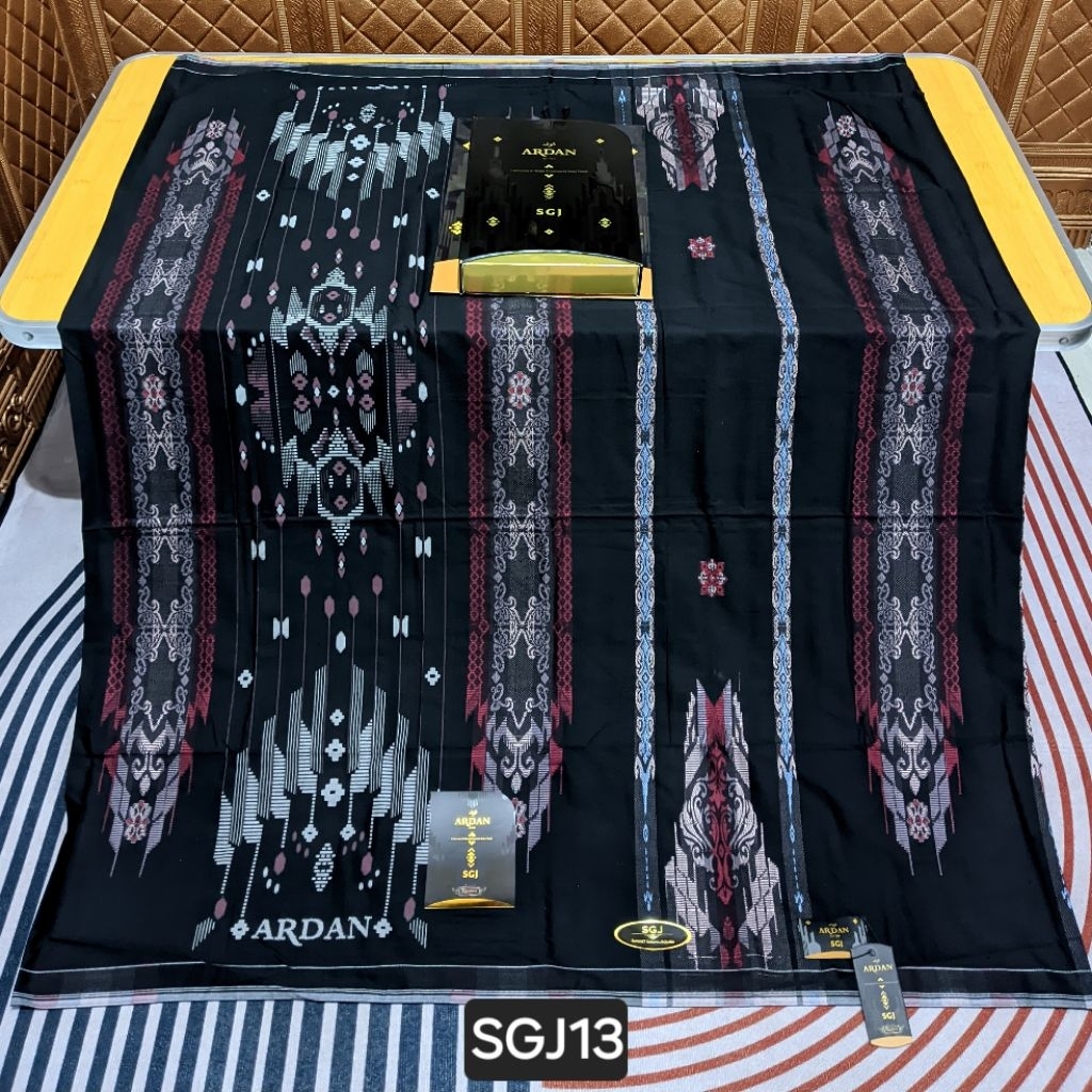 Sarung ARDAN SGJ GOLD ORIGINAL SERI HITAM