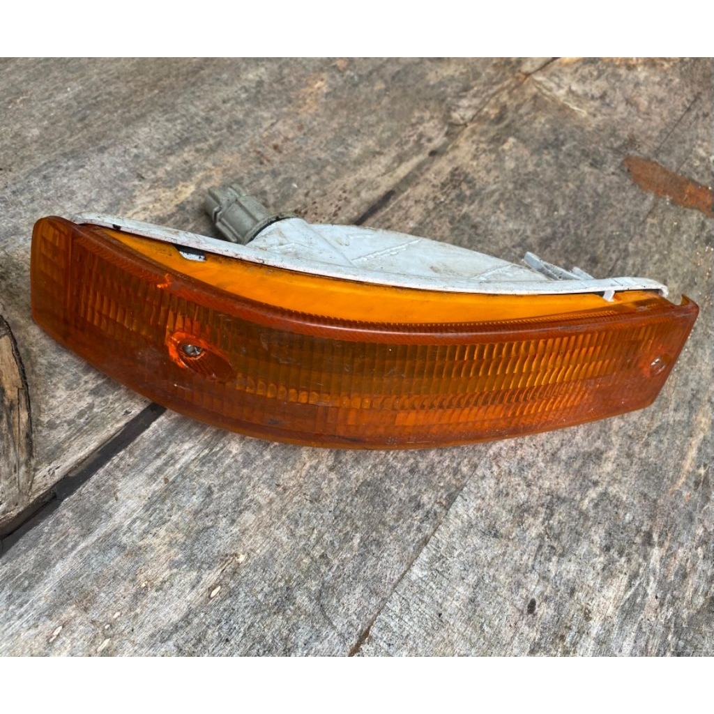 Lampu sein bemper corola twincam ae kiri copotan