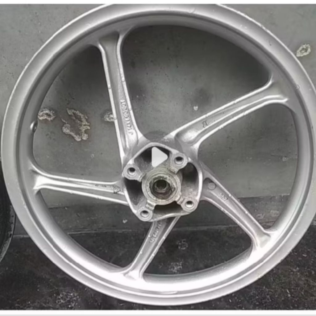 velg racing depan Vario 110,beat,Scoopy injeksi.barang second original lepasan motor.