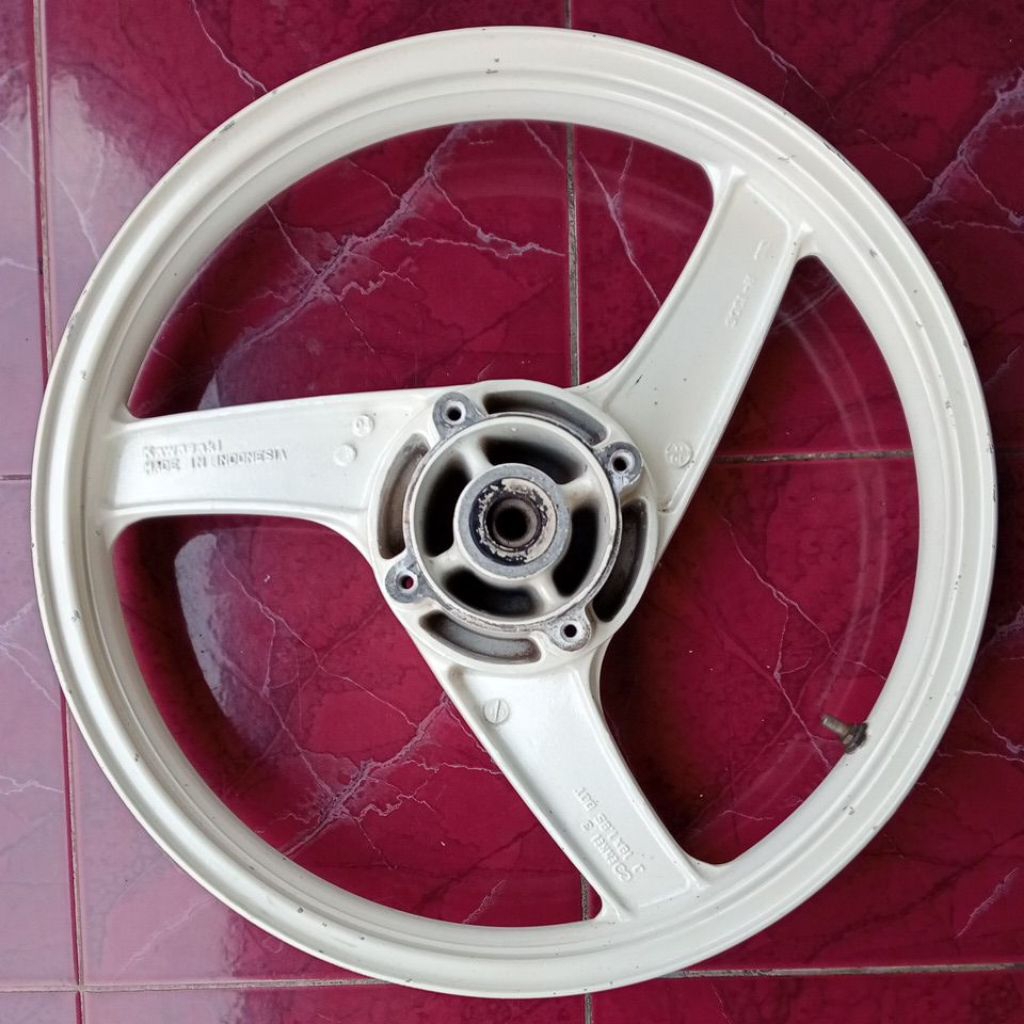 pelek pelk velg resing belakang ninja r ss ring 18 bekas original