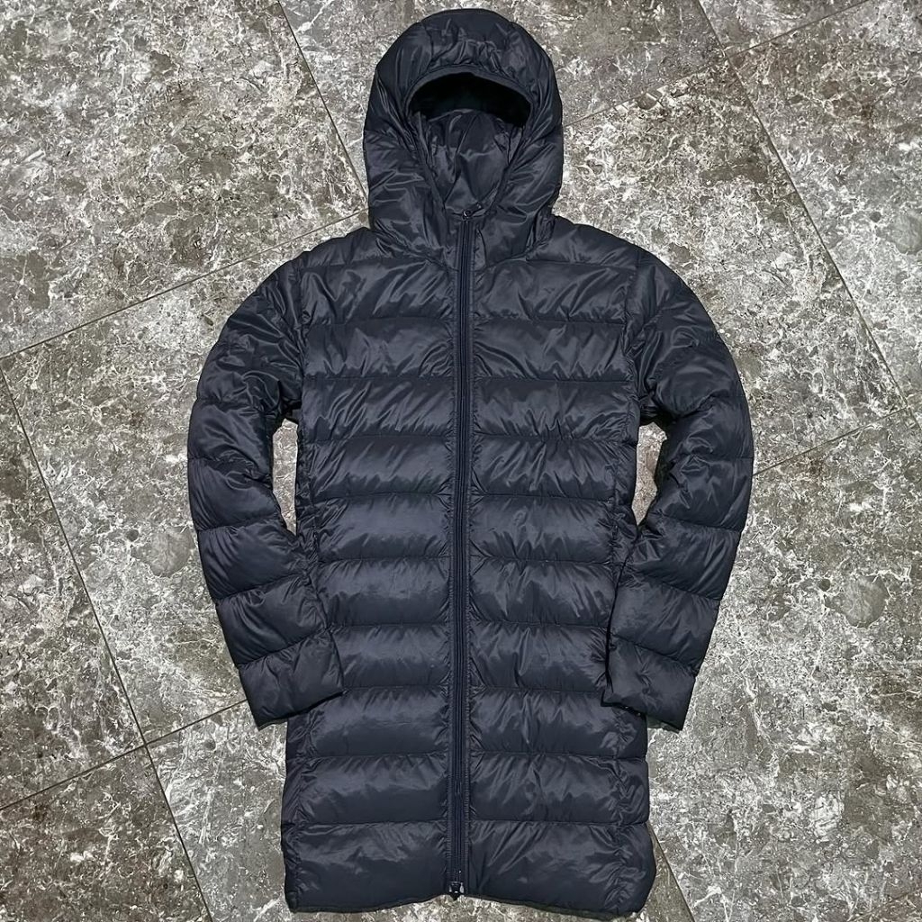JAKET BULU ANGSA ULTRALIGHT PARKA UNIQLO