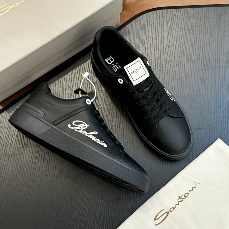 BALMAIN men's casual sports shoes are fashionable, lightweight, and made of cowhide flat bottomed bo
