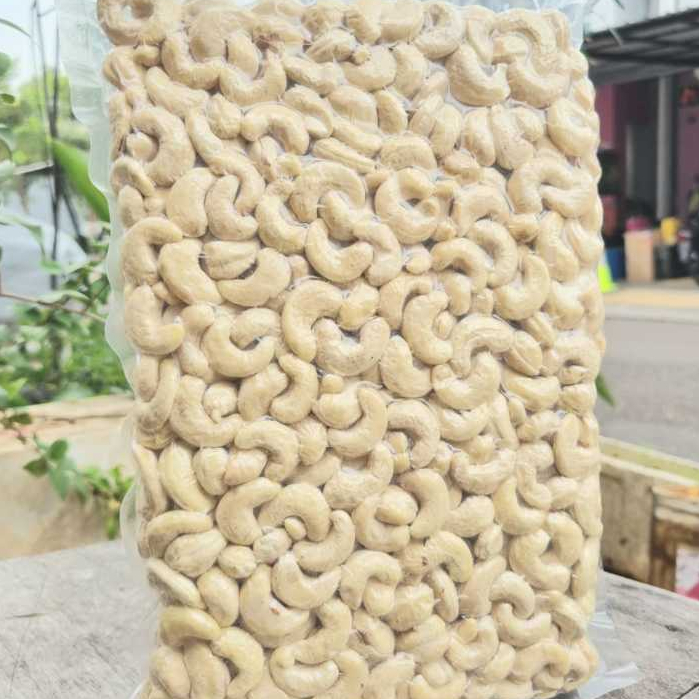 

KACANG MEDE MENTAH SUPER JUMBO / RAW CASHEW