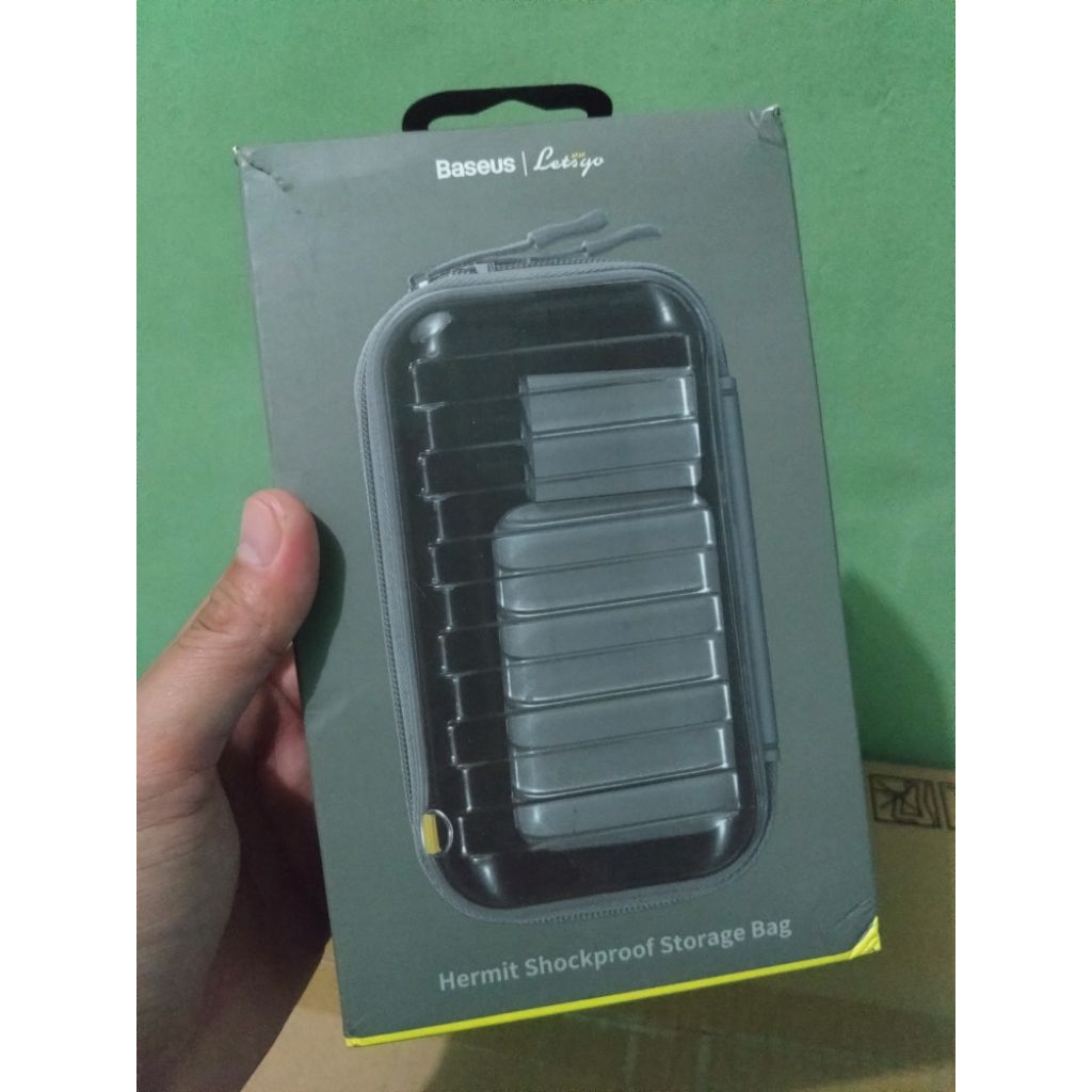 baseus let's go hermit shockproof storage bag