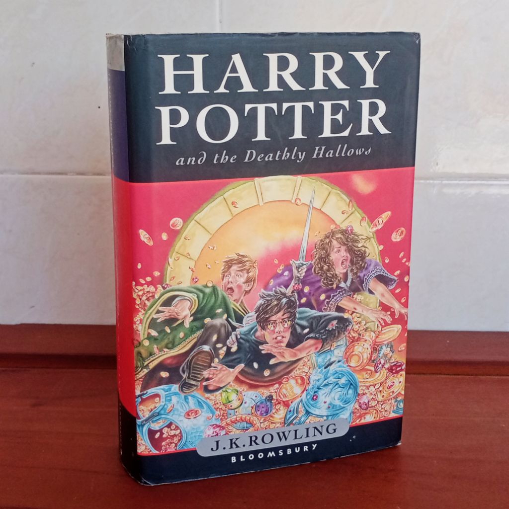 HARRY POTTER and the DEATHLY HALLOWS  JK Rowling Bloomsbury buku bekas second preloved novel english