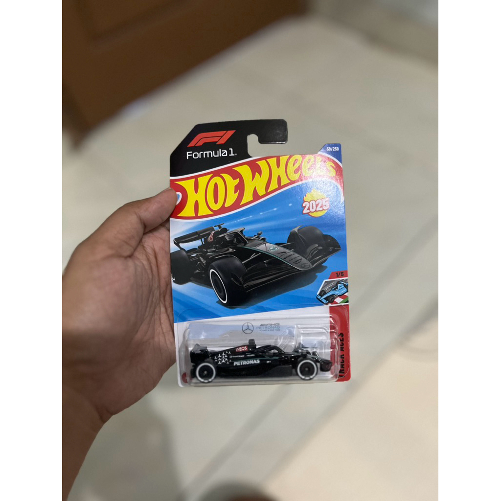 Hot wheels mercedes formula F1 Petronas