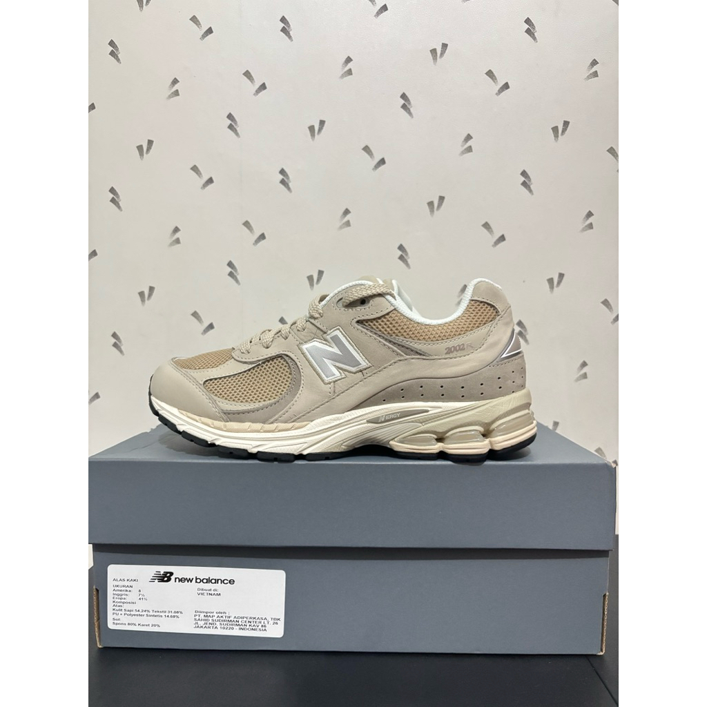 New Balance 2002R - Beige Original Brand New