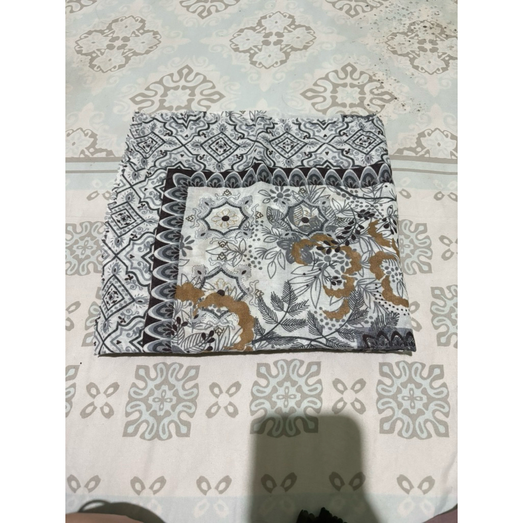 HIJAB MOTIF BAHAN PARIS PREMIUM / VOAL