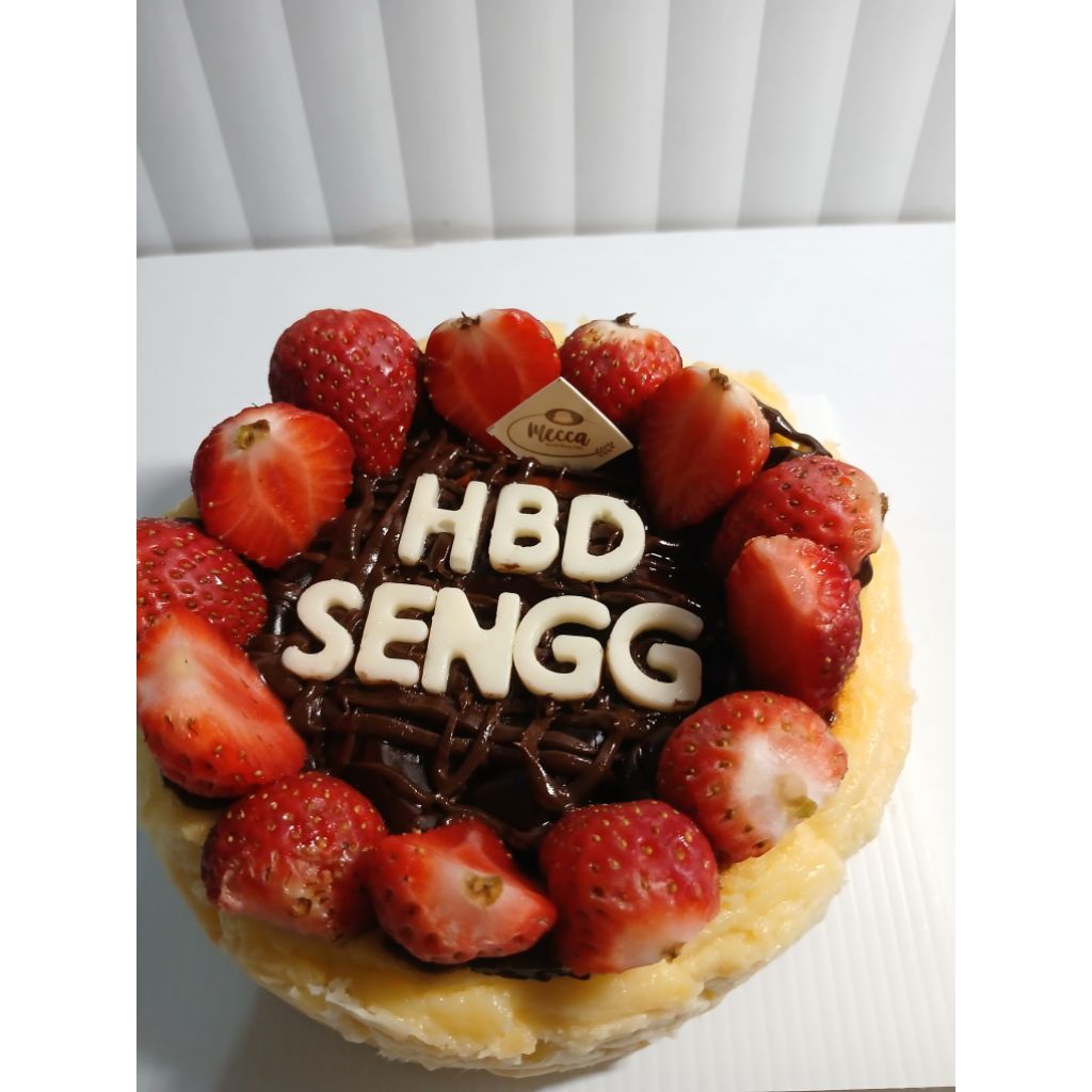 

Basque Burnt Cheese Cake Diameter 15cm