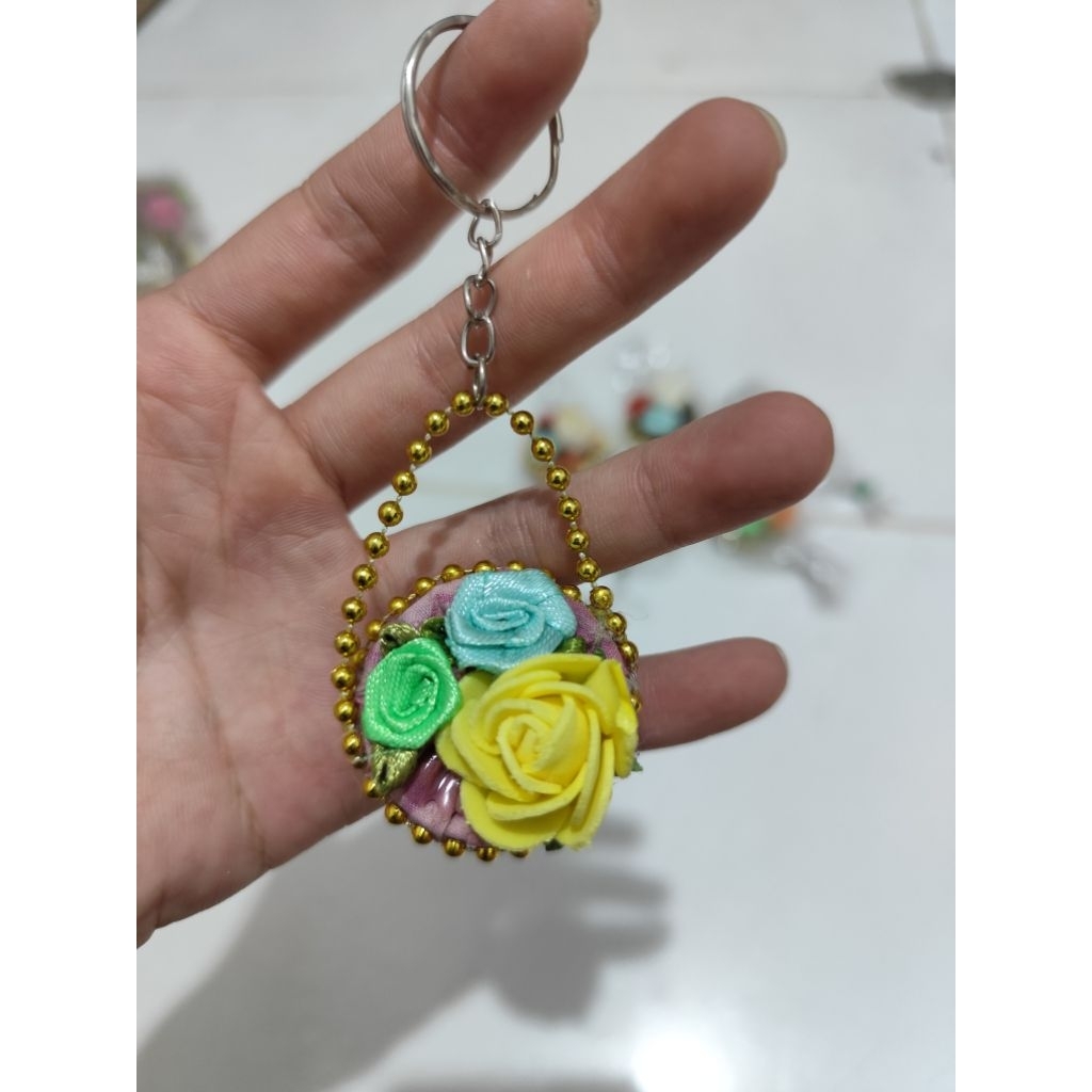Souvenir Pernikahan Murah | Gantungan Kunci Bucket Bunga Miniatur Cantik | Wedding Gift Unik | Hadia