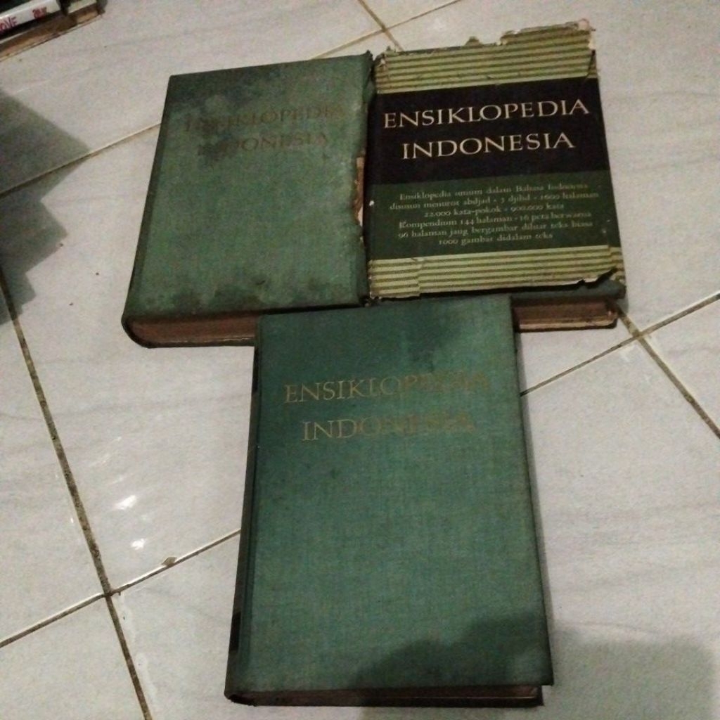 ensiklopedia Indonesia 3 buku lengkap A -  Z cetakan 1947