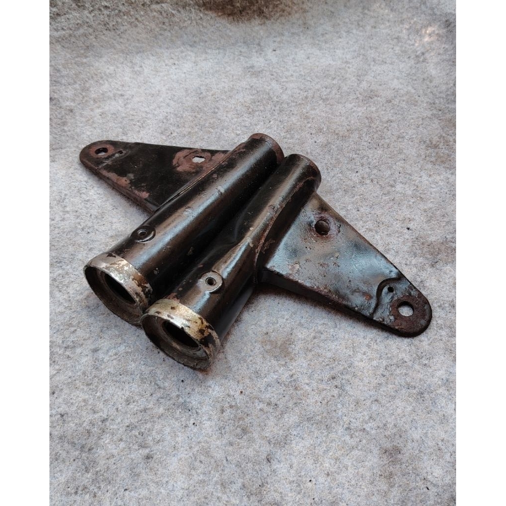 kupingan lampu yamaha l2g ori kupingan lampu depan yamaha yb ori yamaha l2 ori yamaha l2 dx