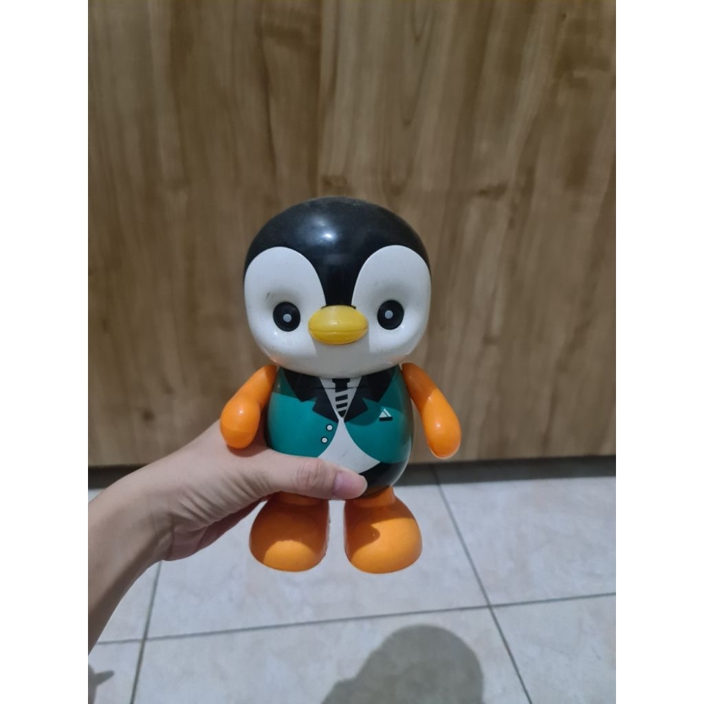 Mainan anak pinguin menari (dancing pinguin)