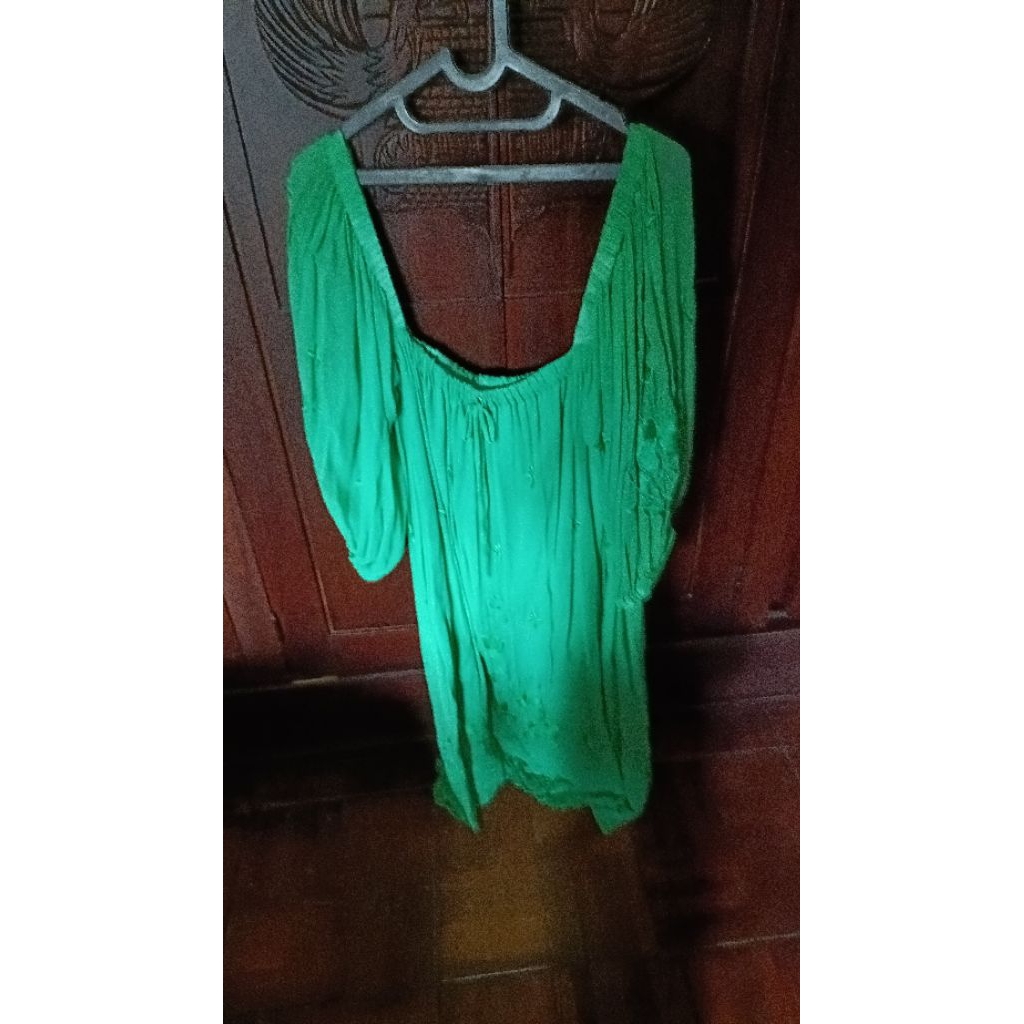 Preloved - Atasan Hijau