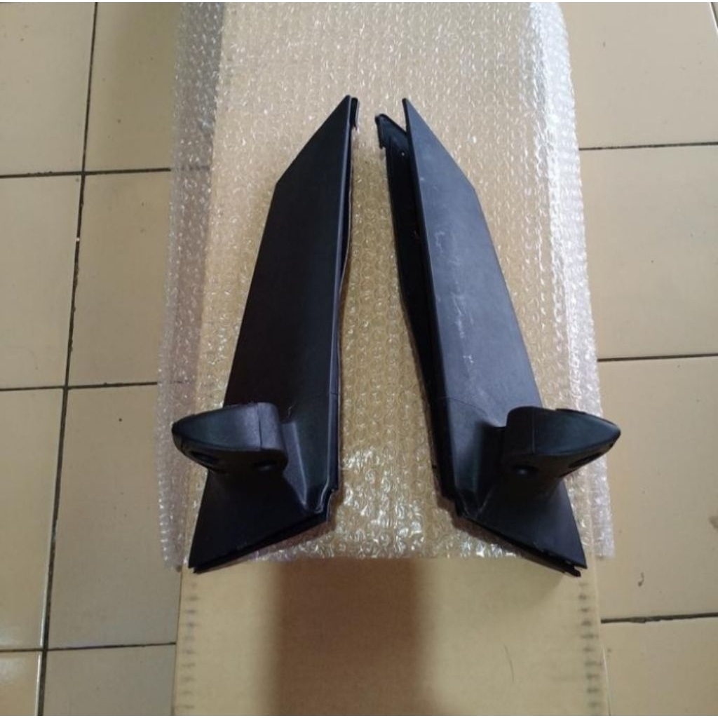 kaki spion dudukan spion innova 2005-2015