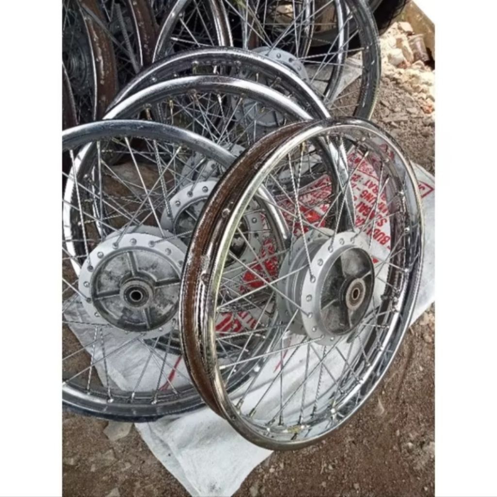 Velg pelek jari-jari roda belakang motor honda supra X 125 / supra fit new / supra lama / karisma / 