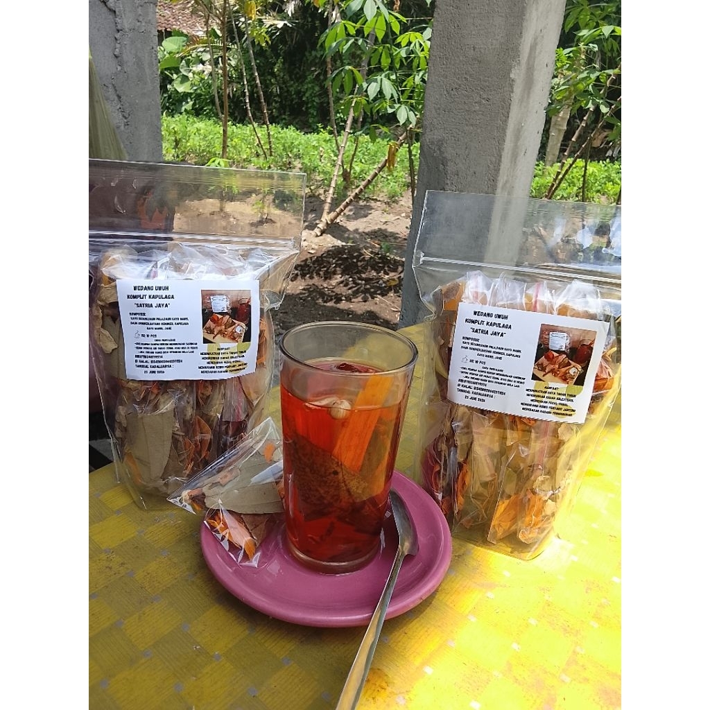 

(isi 10) Wedang Uwuh Jahe kering Gula batu kapulaga