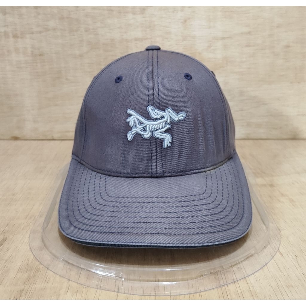Topi Arcteryx Embroidered Bird Flexfit Cap Original