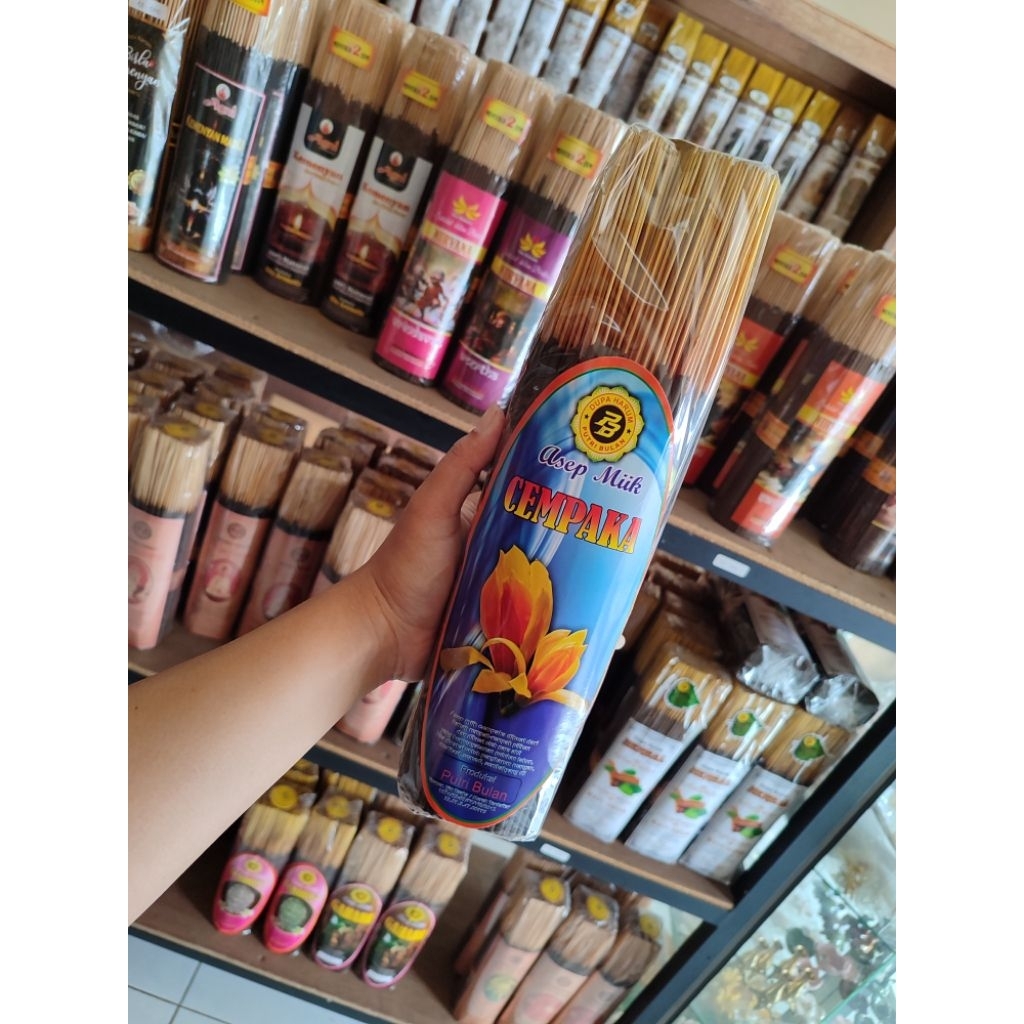 Hio/dupa harum putri bulan