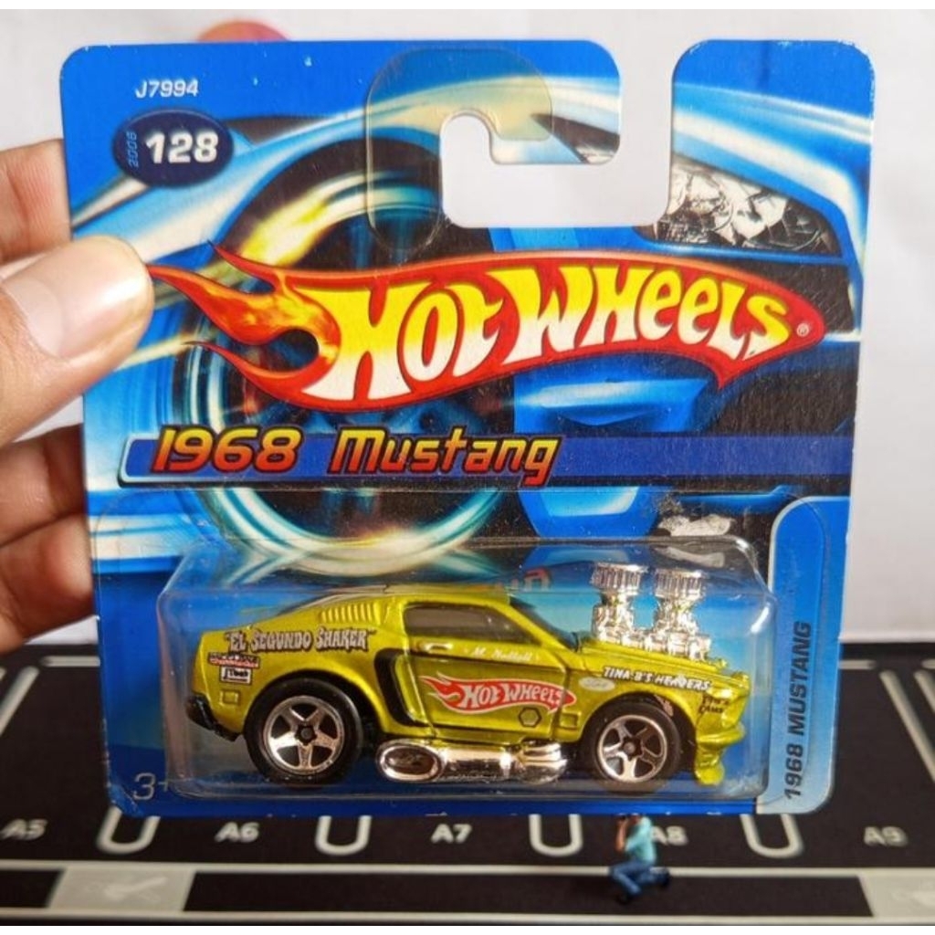 Hot wheels 1968 mustang hijau short card