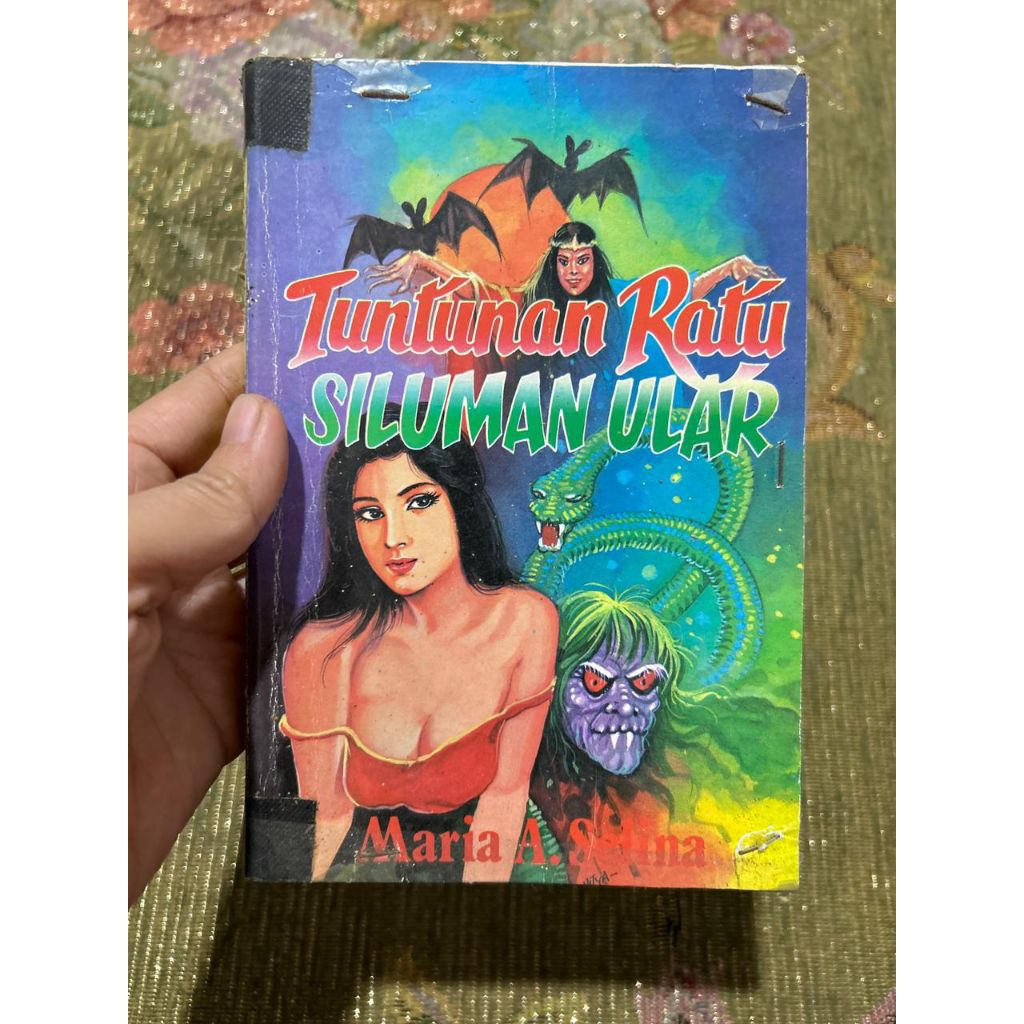 Novel - Tuntunan Ratu SILUMAN ULAR oleh MARIA A. SELINA