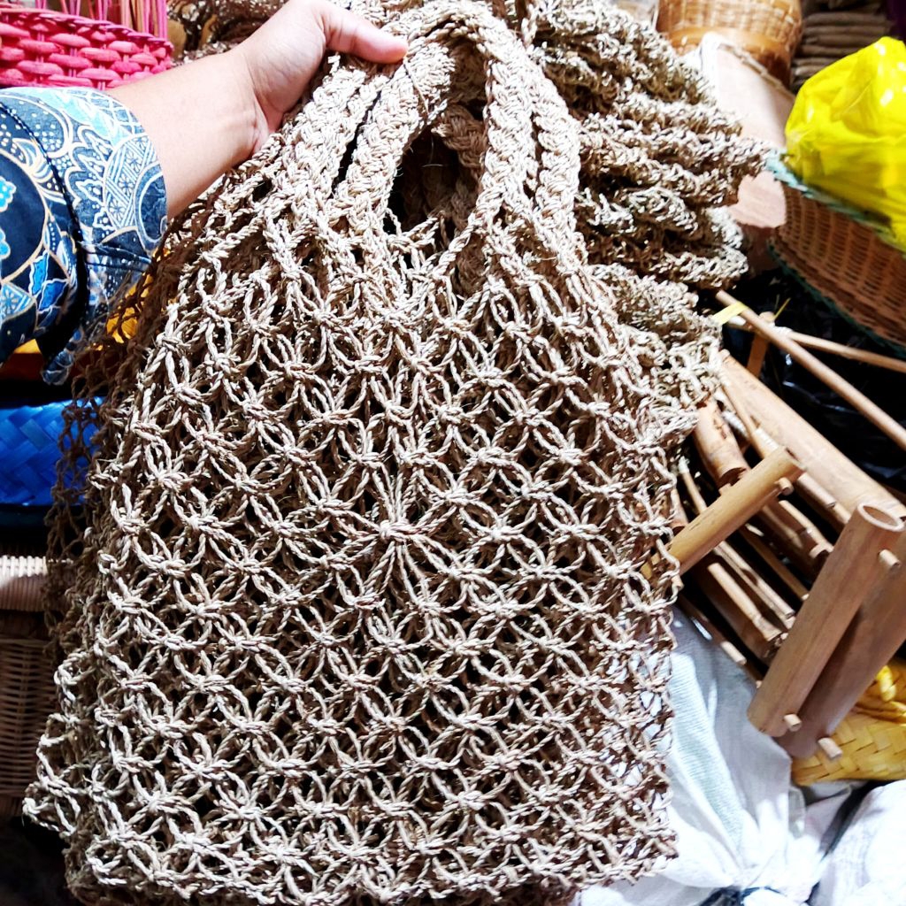 Tas rajut anyaman - tas selempang rajut - tas jaring reusable
