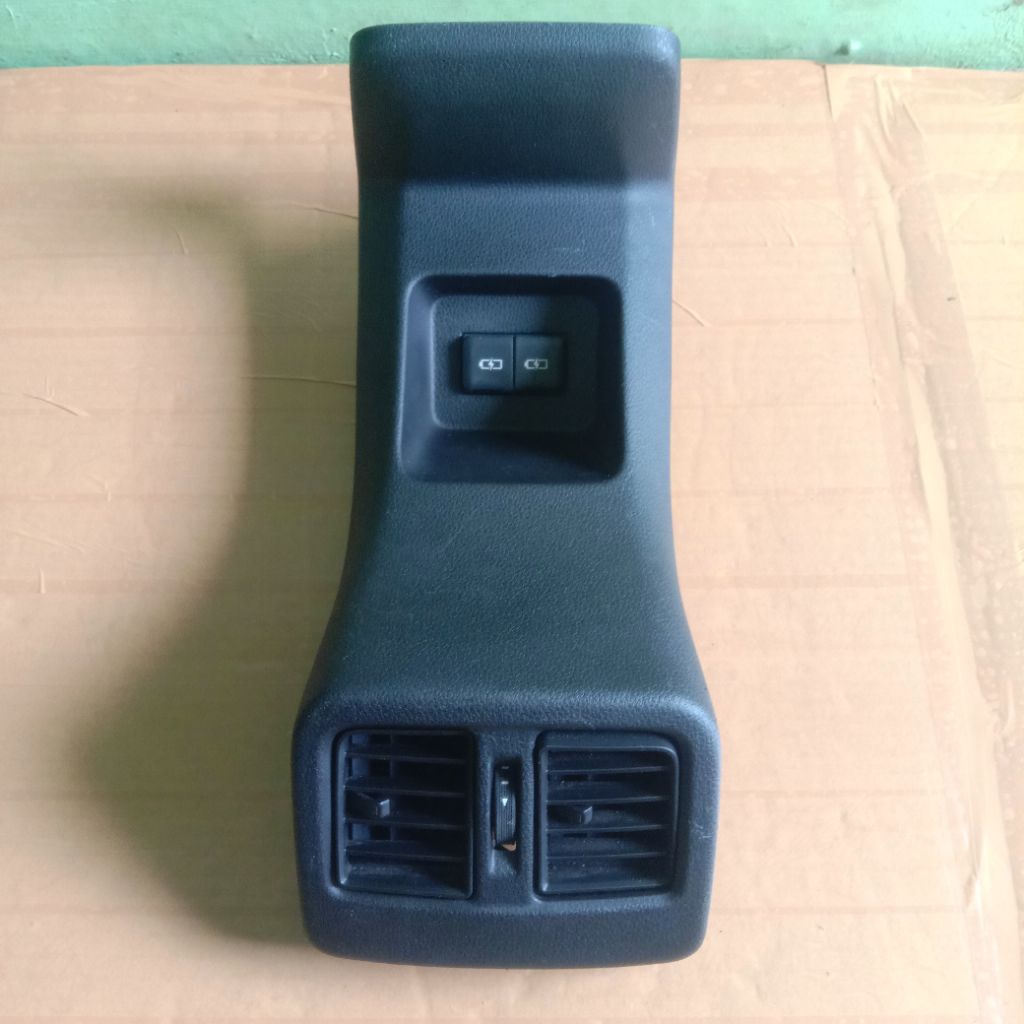 panel kisi kisi AC mobil tengah kabin Toyota Yaris 2006-2013