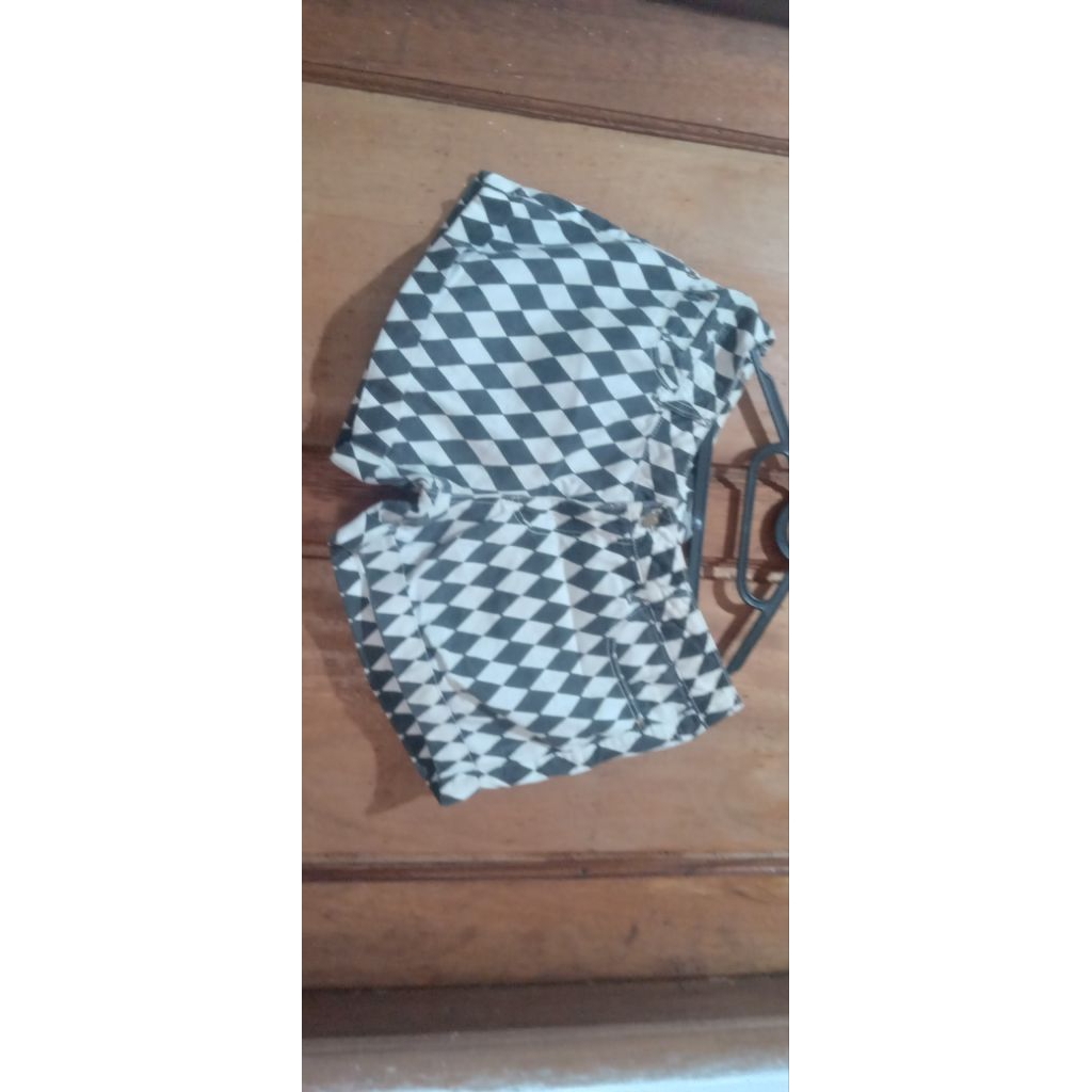 Celana Pendek/celana pendek branded/celana pendek zara