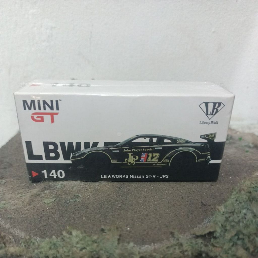 Mini GT// 140 LB-Works Nissan GT-R R35 Type 2, Rear Wing ver 3, - JPS (Free Protektor)