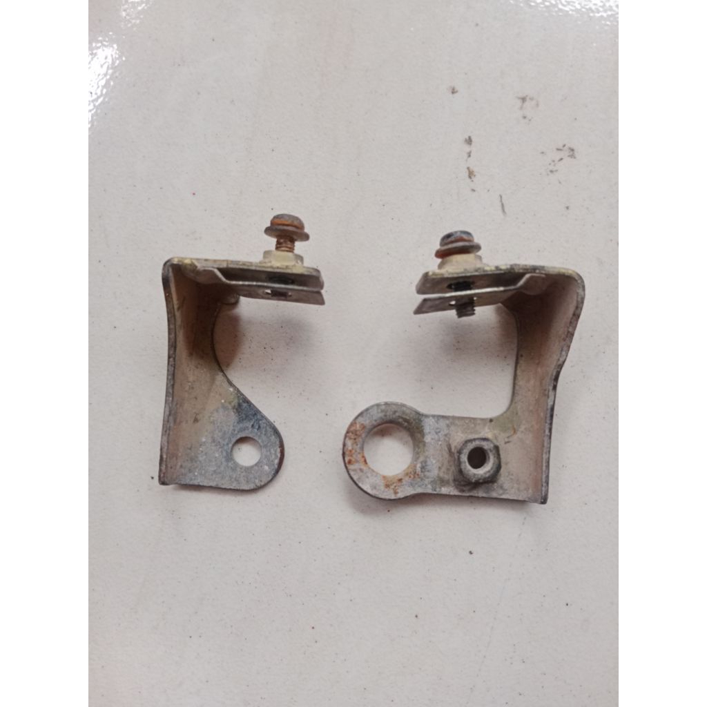 Breket Sayap depan Honda Supra X 125 Batman. Original. Seken