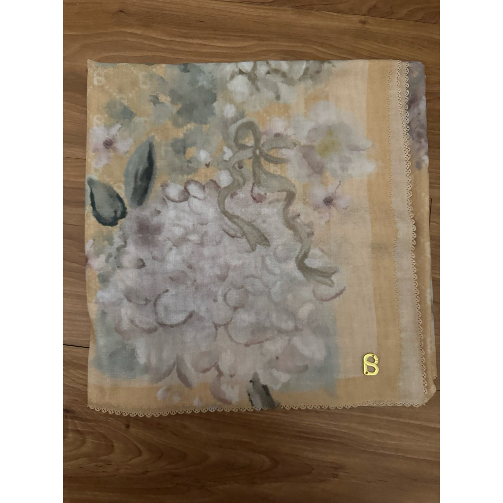 Preloved Buttonscarves Hydrangea yellow