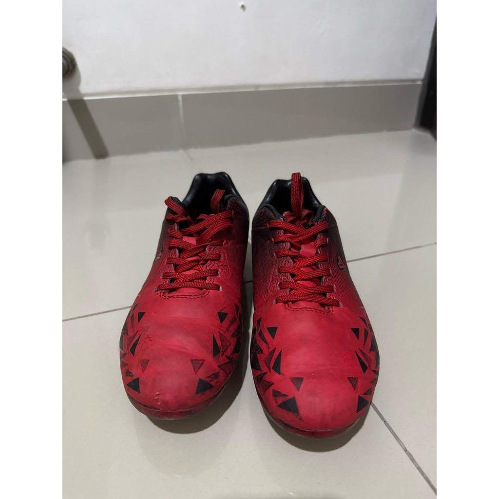 PRELOVED Sepatu Mini Soccer/Soccer Anak Uk. 34