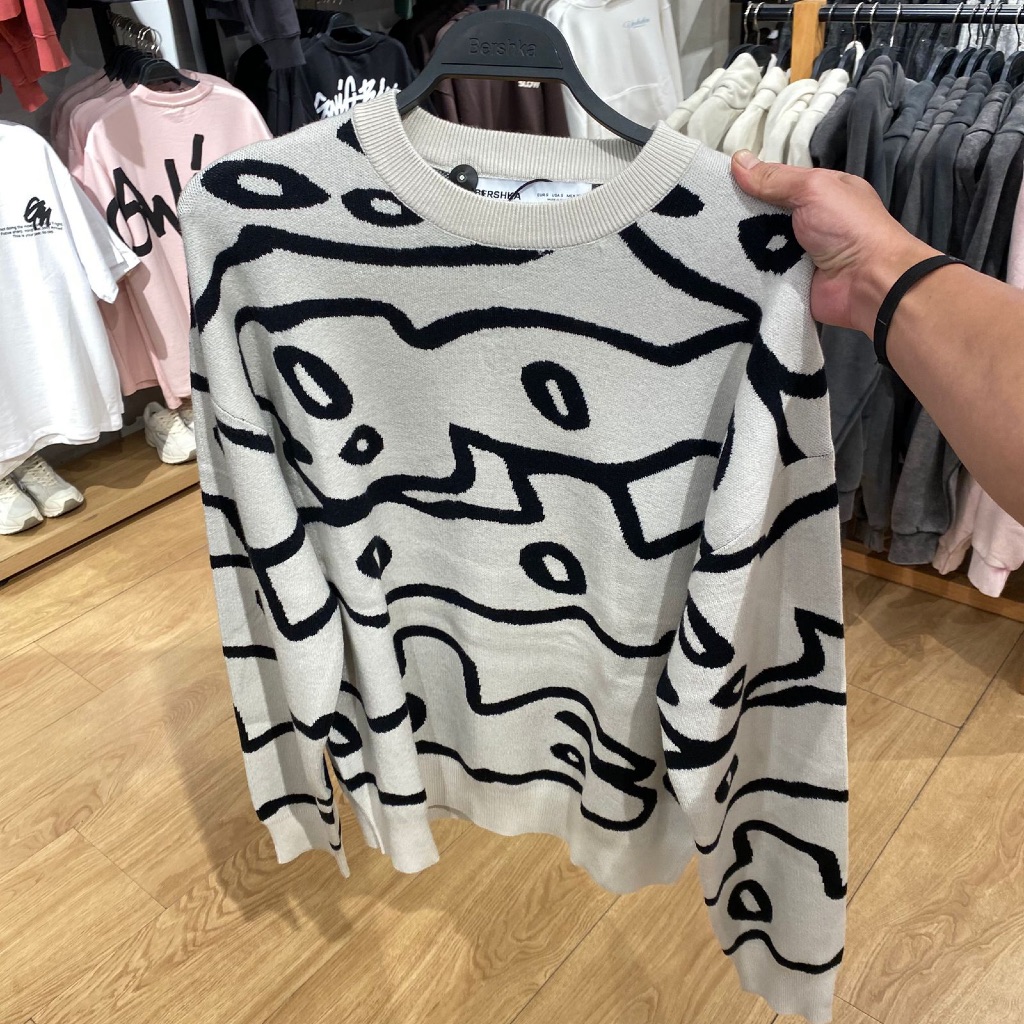 Jastip. Sweater Bershka (MAN)